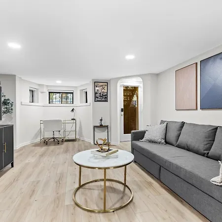 Spacious Nw Apt Steps To 14Th Street Corridor
